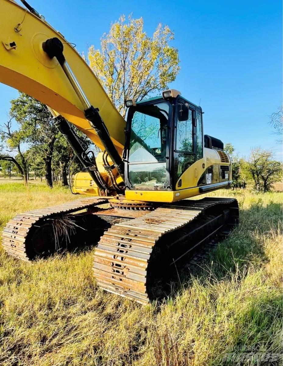 CAT 330DL Vikšriniai ekskavatoriai