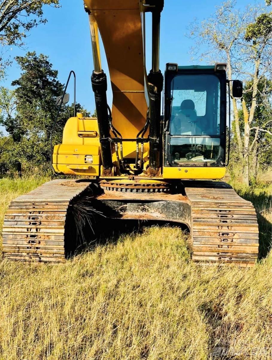 CAT 330DL Vikšriniai ekskavatoriai