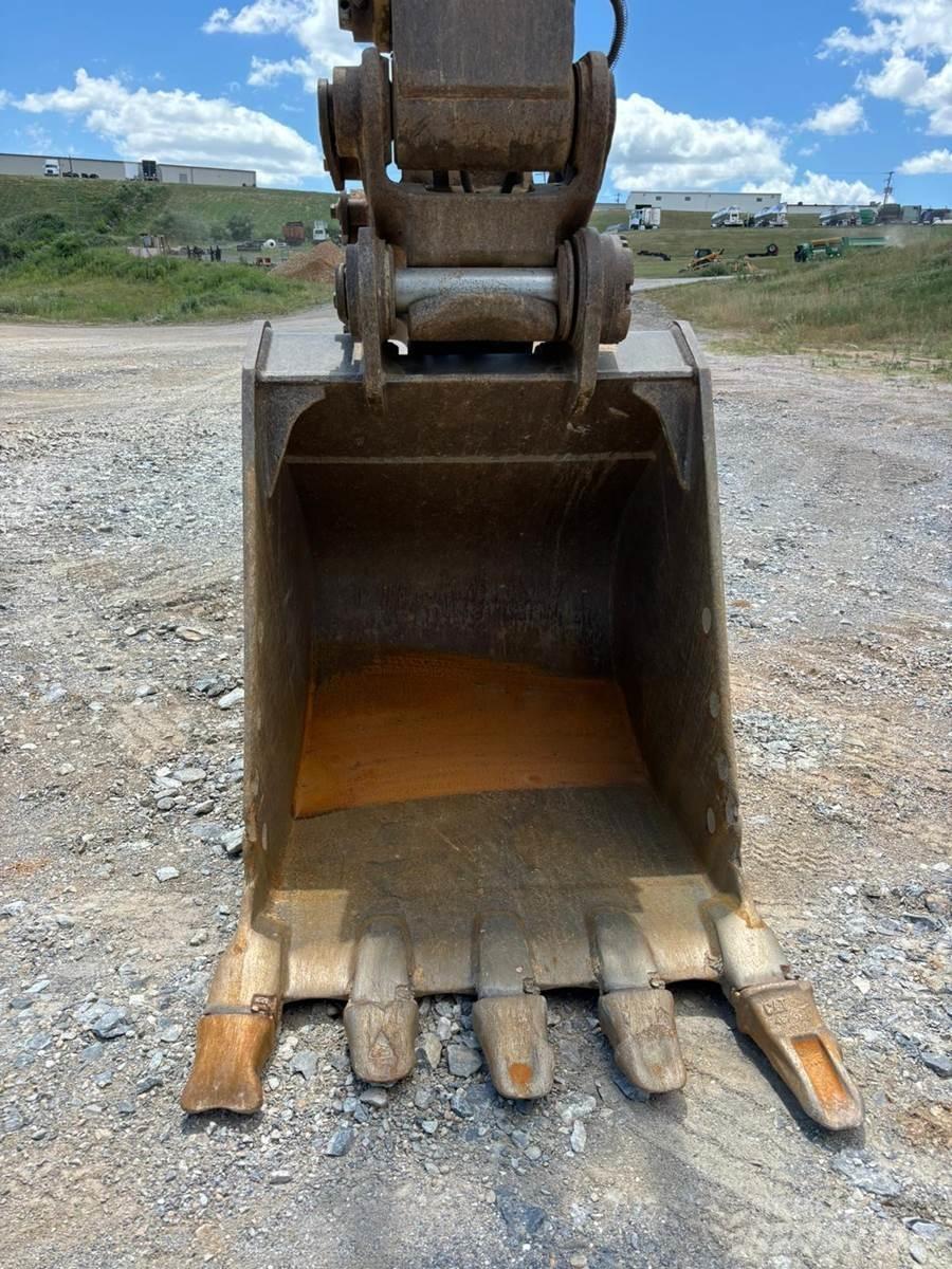 CAT 330DL Vikšriniai ekskavatoriai