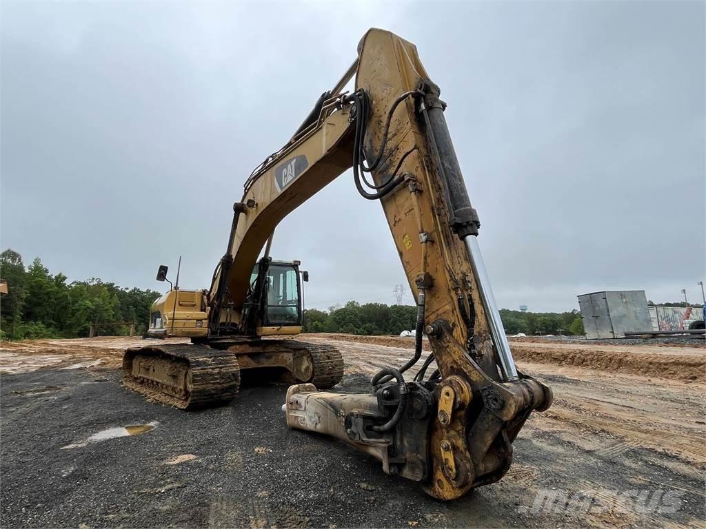 CAT 330DL Vikšriniai ekskavatoriai