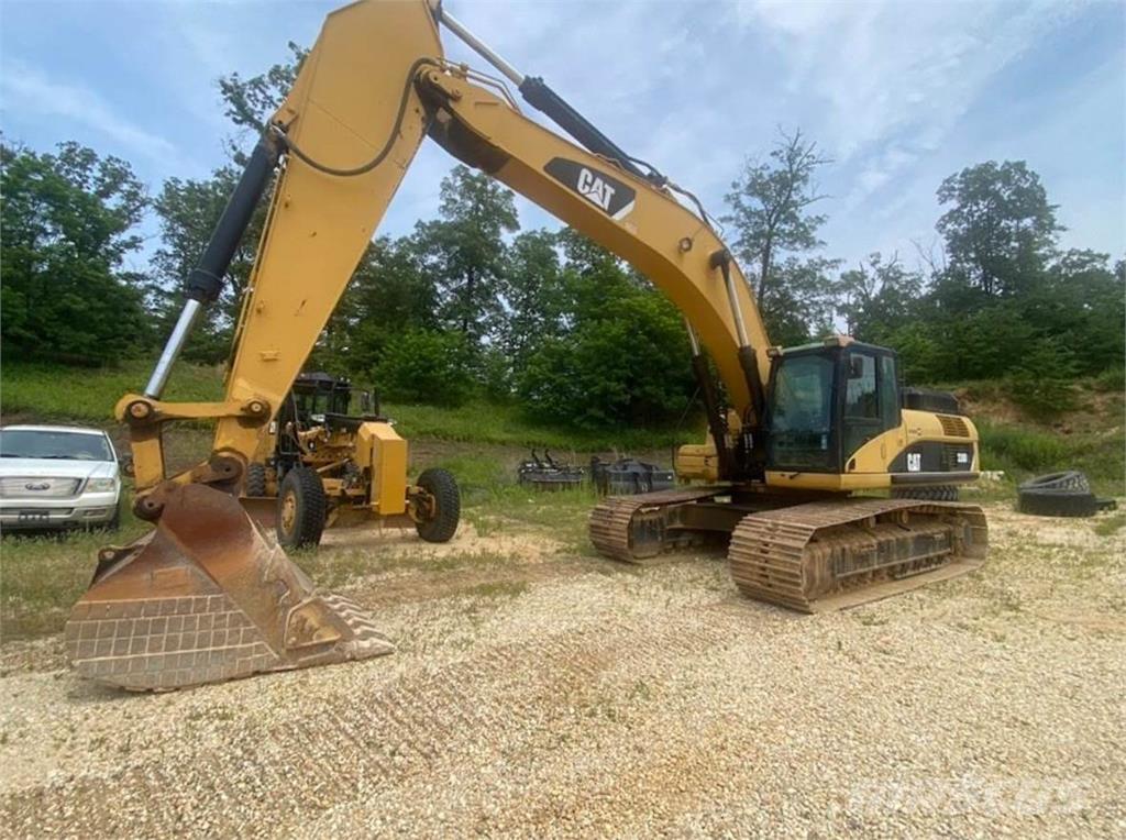 CAT 330DL Vikšriniai ekskavatoriai