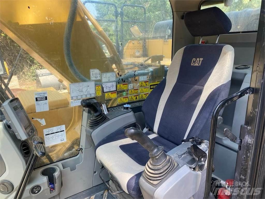 CAT 330FL Vikšriniai ekskavatoriai
