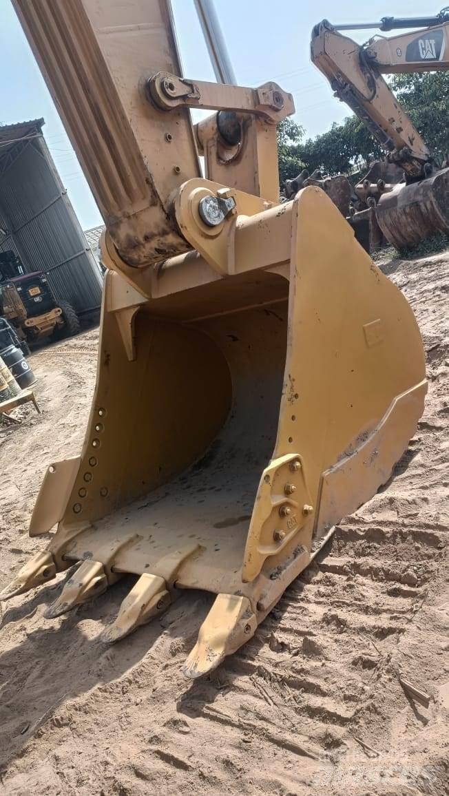 CAT 345GC Vikšriniai ekskavatoriai