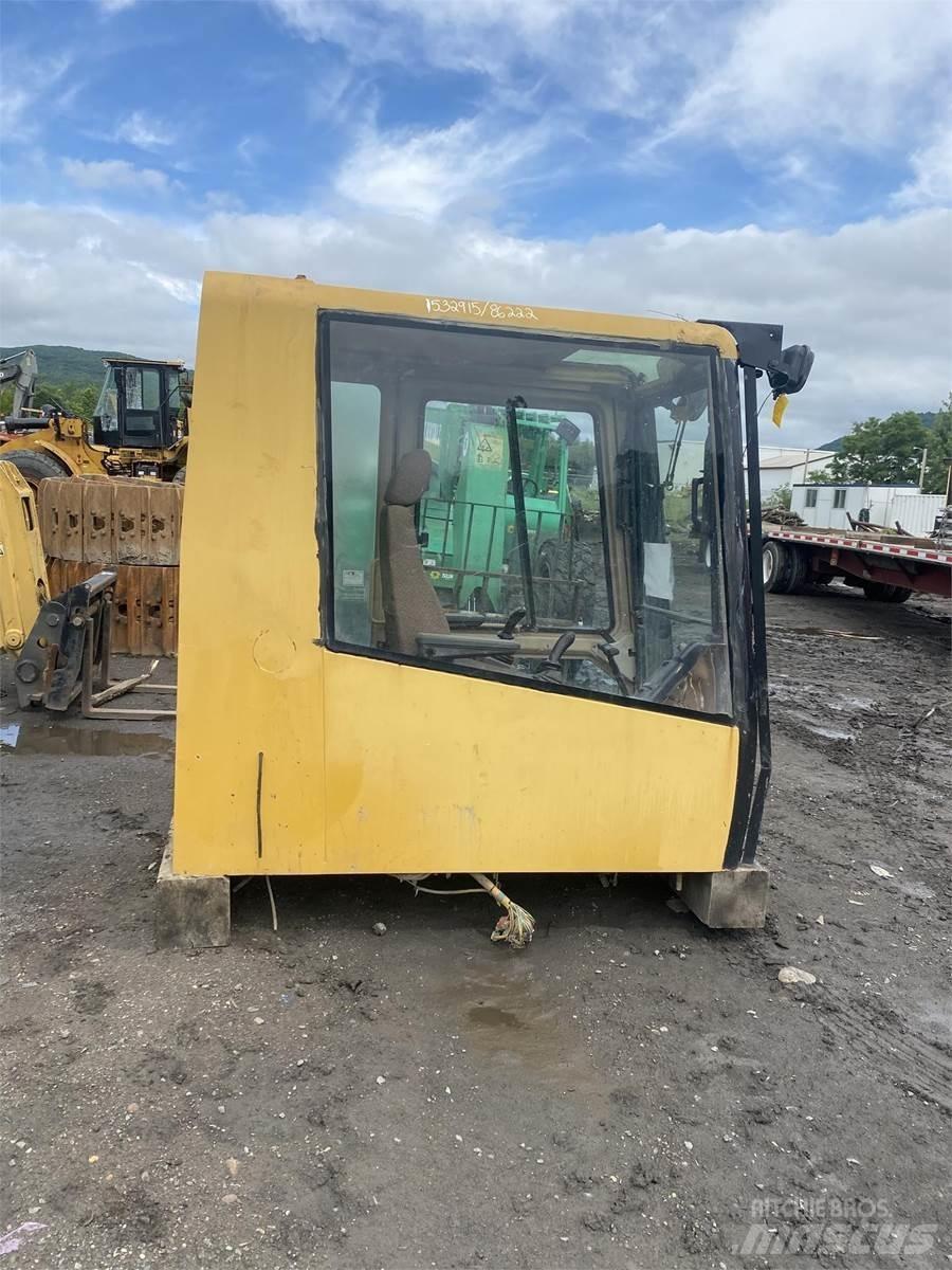 CAT 365 Kabinos ir interjeras