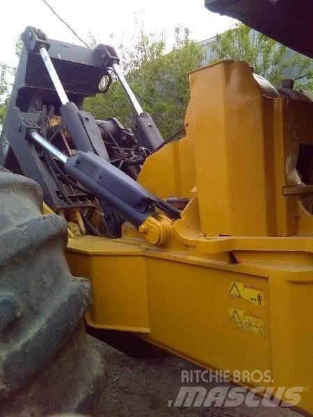 CAT 525C Skiedrovežiai
