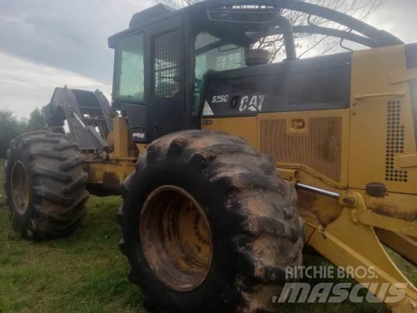 CAT 525C Skiedrovežiai
