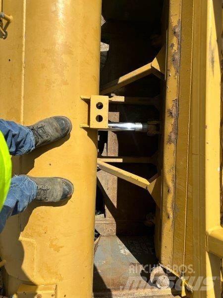 CAT 621G Frezos