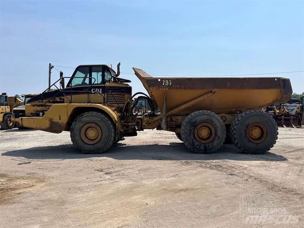 CAT 735 Karjeriniai savivarčiai