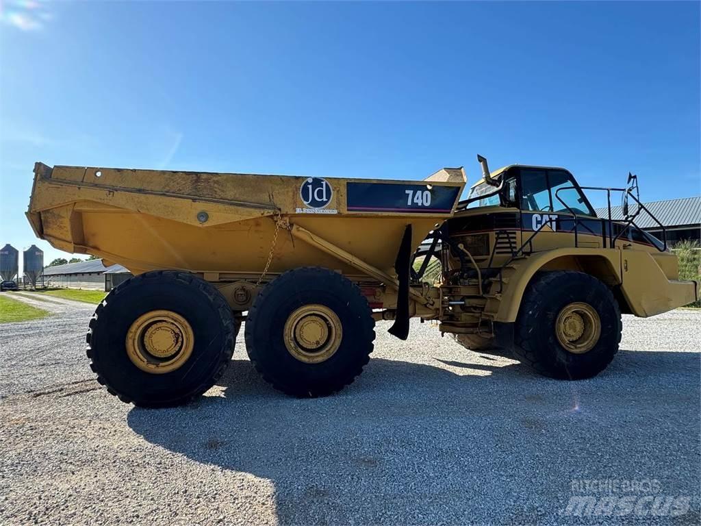 CAT 740 Karjeriniai savivarčiai