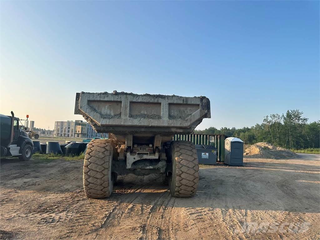 CAT 740 Karjeriniai savivarčiai