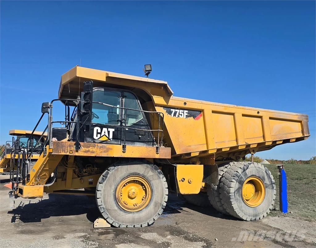 CAT 775F Karjeriniai savivarčiai