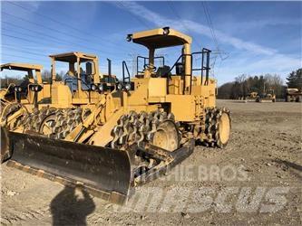 CAT 815B Gruntiniai volai