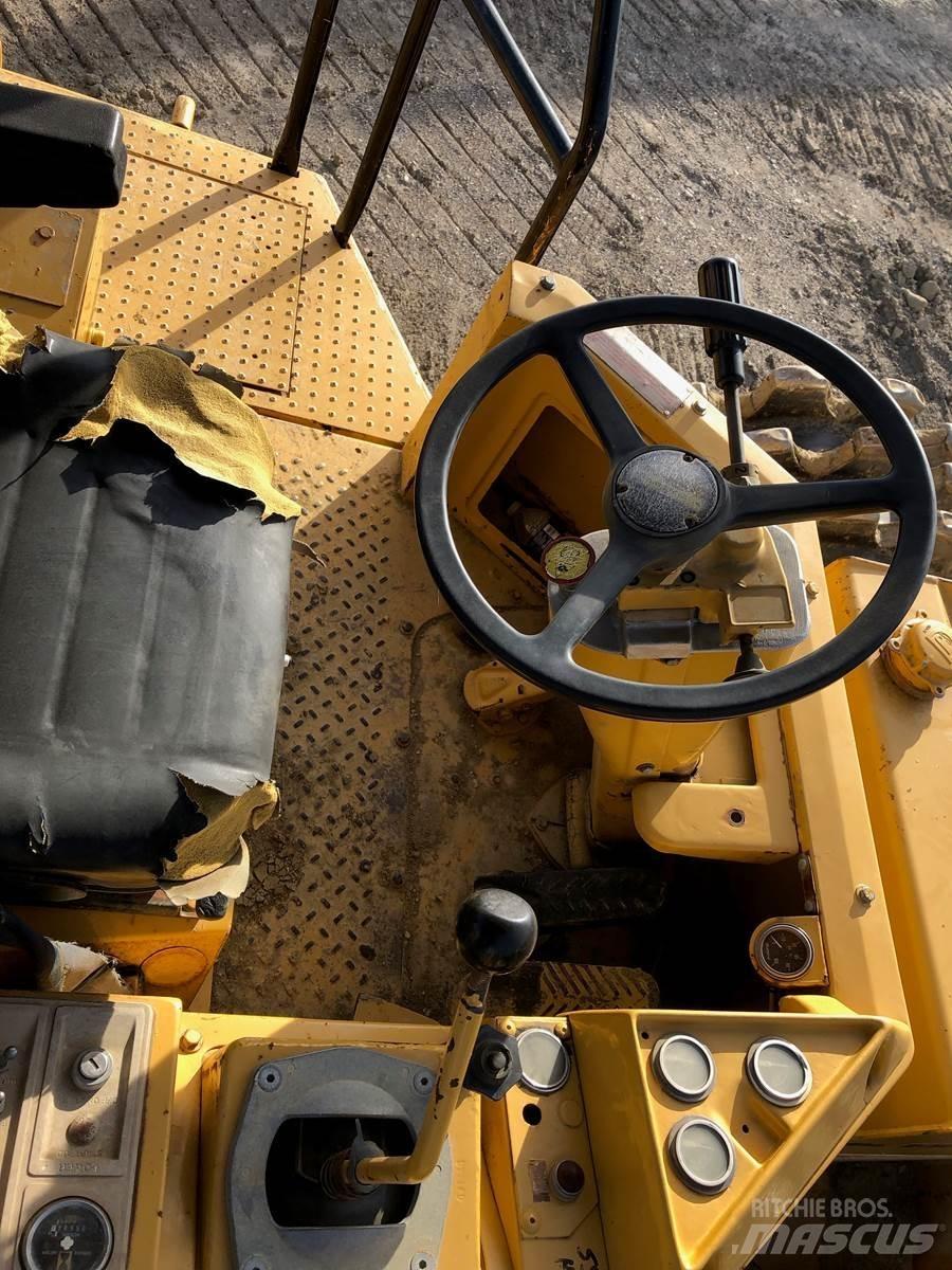 CAT 815B Gruntiniai volai