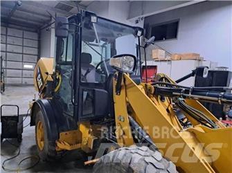 CAT 906H Naudoti ratiniai krautuvai