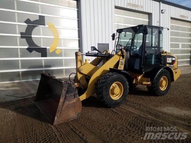 CAT 906M Naudoti ratiniai krautuvai