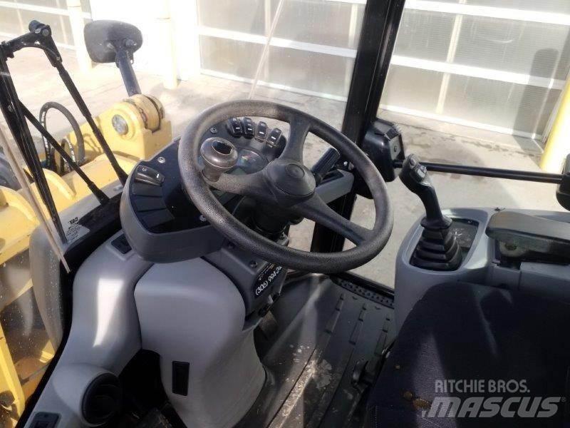 CAT 906M Naudoti ratiniai krautuvai