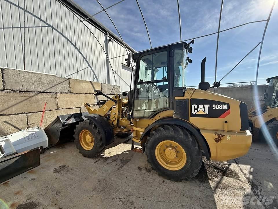 CAT 908M Naudoti ratiniai krautuvai