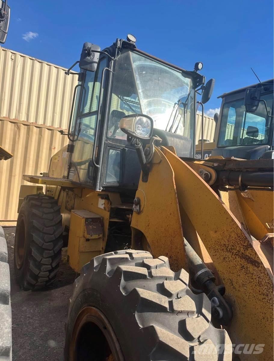 CAT 910M Naudoti ratiniai krautuvai