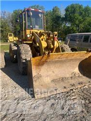 CAT 916 Naudoti ratiniai krautuvai