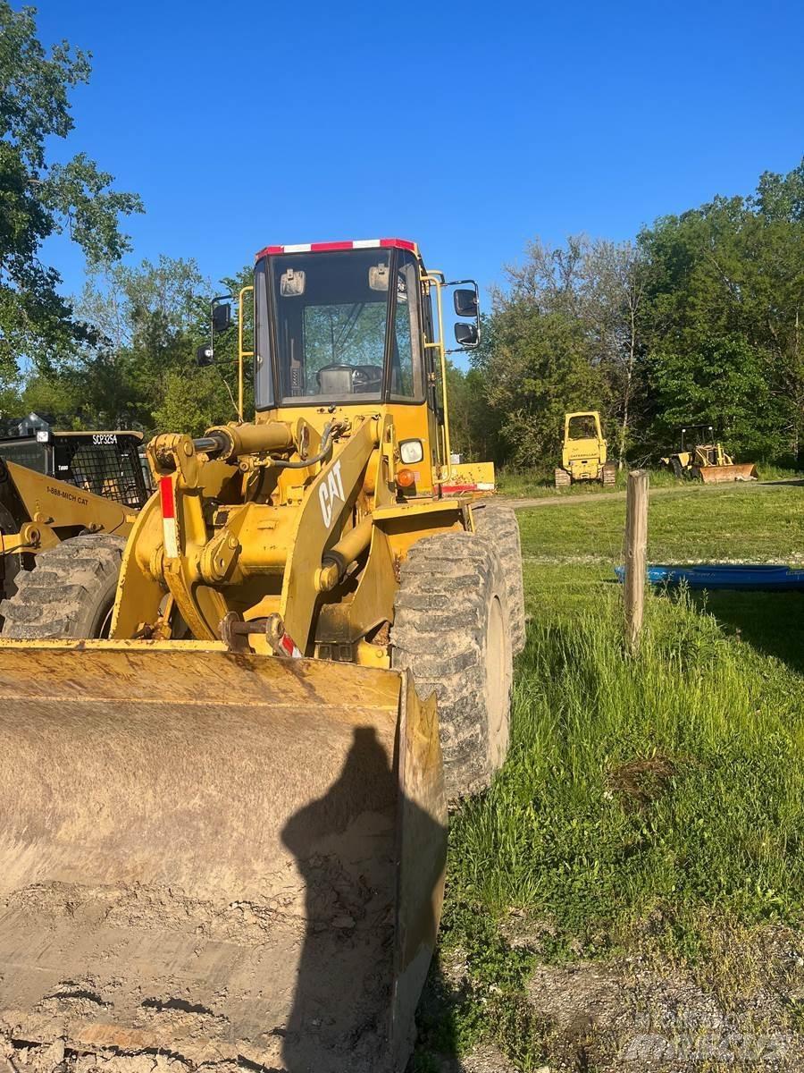 CAT 916 Naudoti ratiniai krautuvai