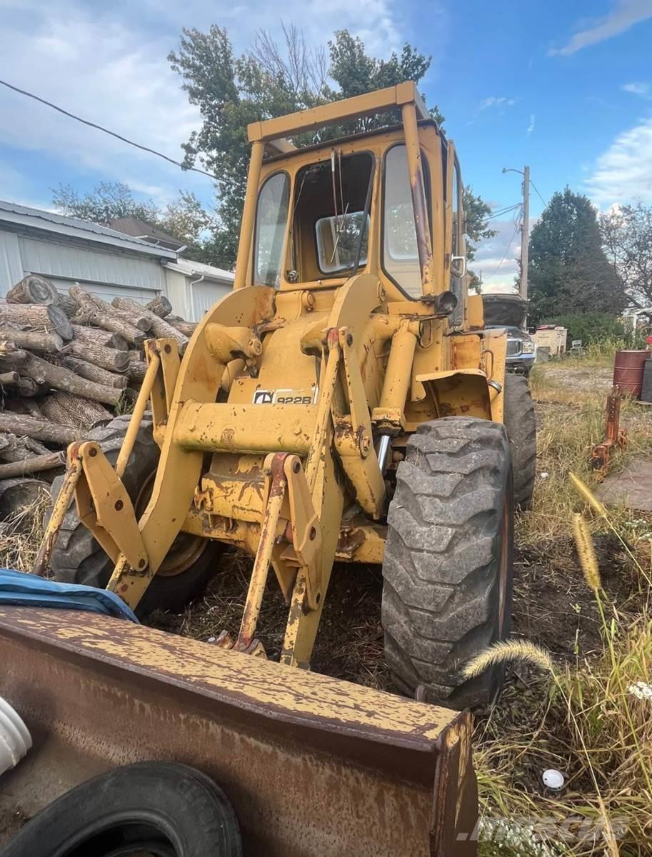 CAT 922B Naudoti ratiniai krautuvai