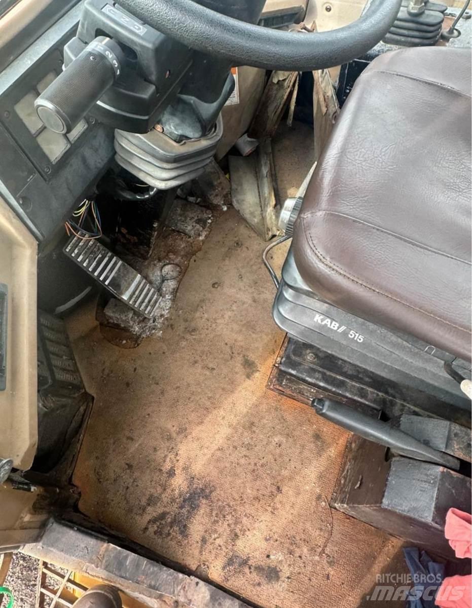 CAT 924F Naudoti ratiniai krautuvai