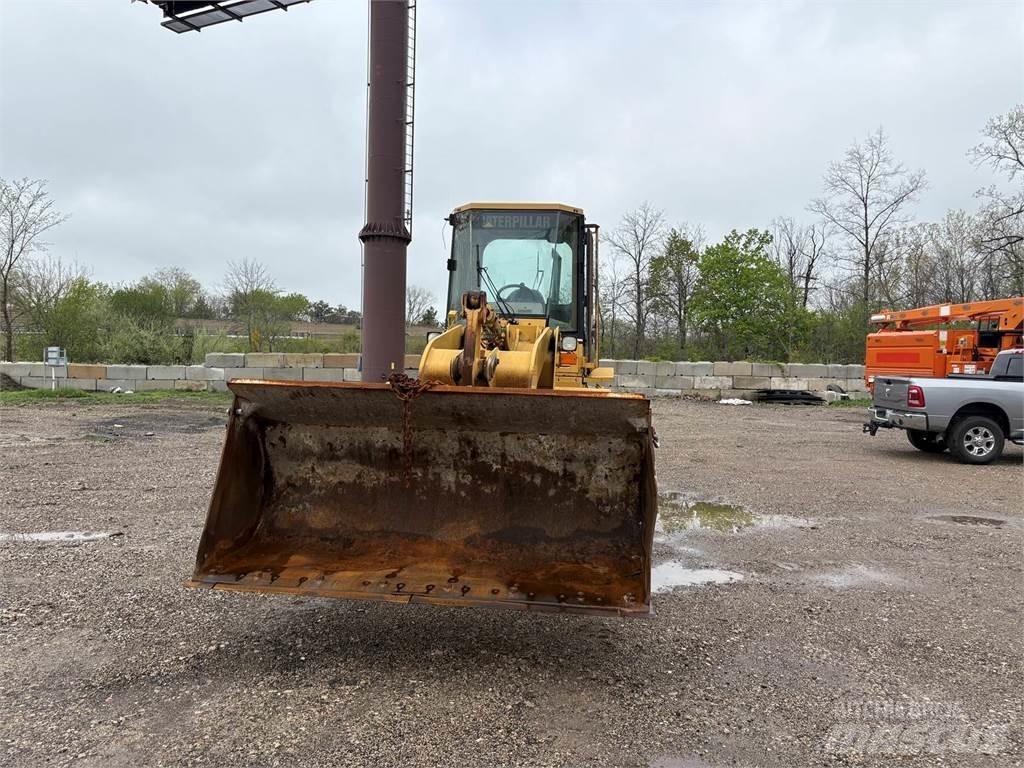 CAT 924F Naudoti ratiniai krautuvai