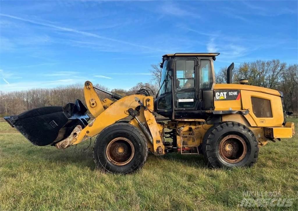 CAT 924K Naudoti ratiniai krautuvai