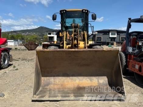 CAT 924K Naudoti ratiniai krautuvai