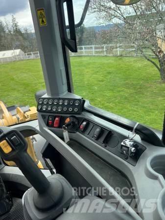 CAT 926M Naudoti ratiniai krautuvai