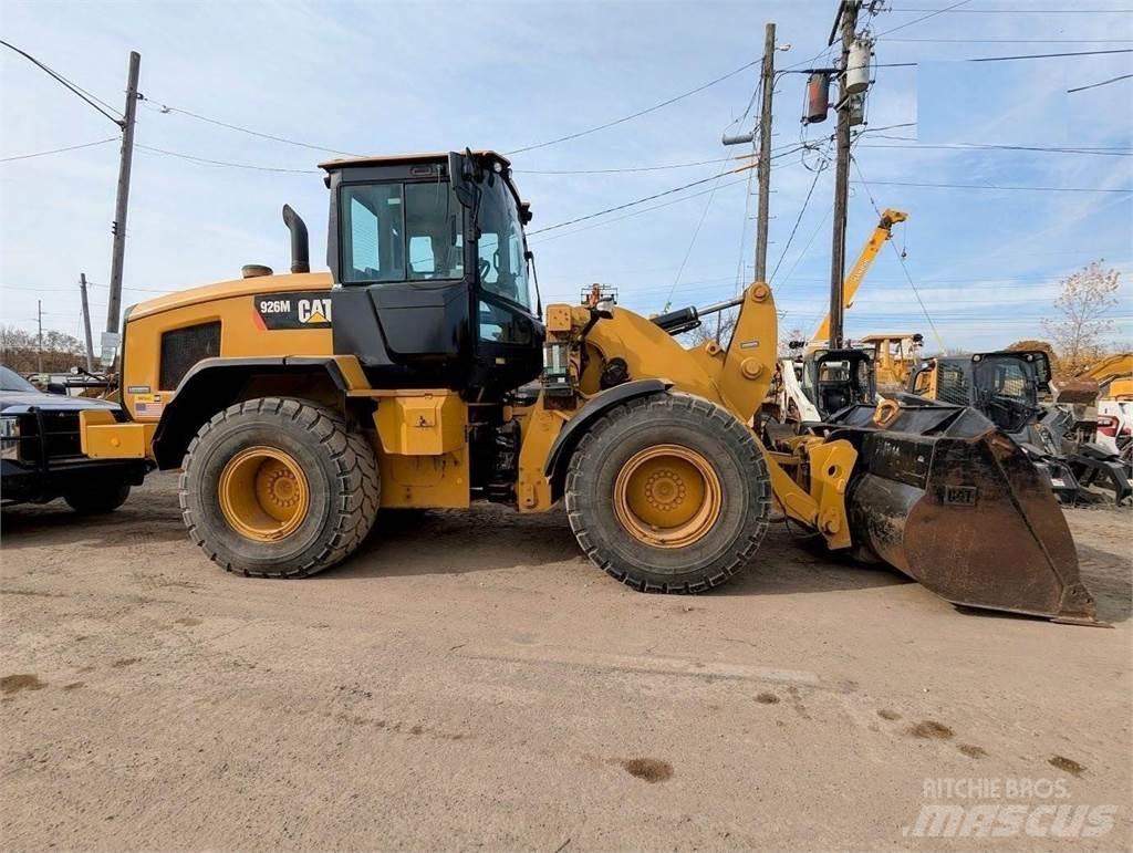 CAT 926M Naudoti ratiniai krautuvai