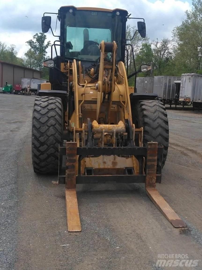 CAT 926M Naudoti ratiniai krautuvai