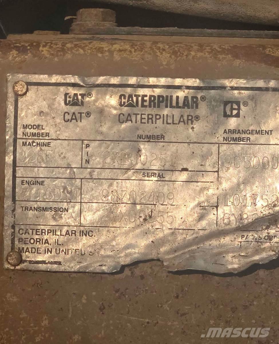 CAT 928F Naudoti ratiniai krautuvai