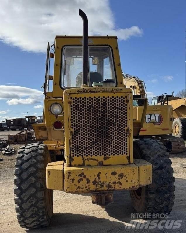 CAT 930 Naudoti ratiniai krautuvai