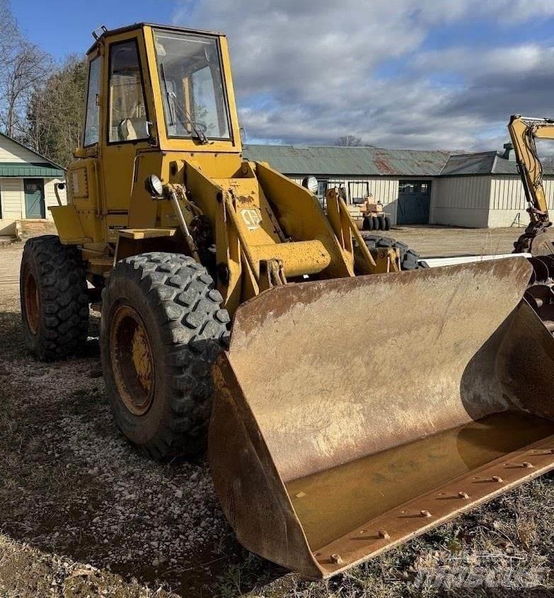 CAT 930 Naudoti ratiniai krautuvai