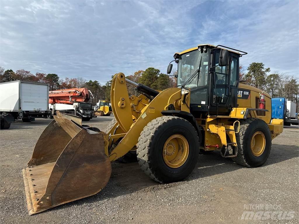 CAT 930K Naudoti ratiniai krautuvai