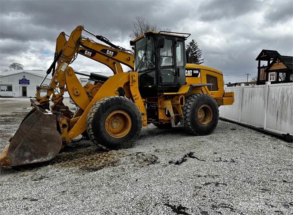 CAT 930K Naudoti ratiniai krautuvai
