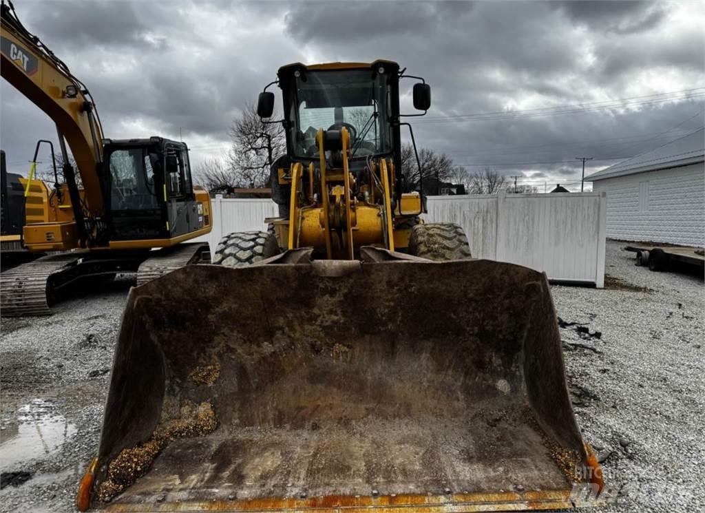 CAT 930K Naudoti ratiniai krautuvai
