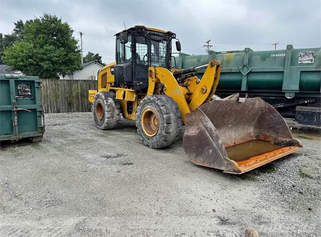 CAT 930K Naudoti ratiniai krautuvai