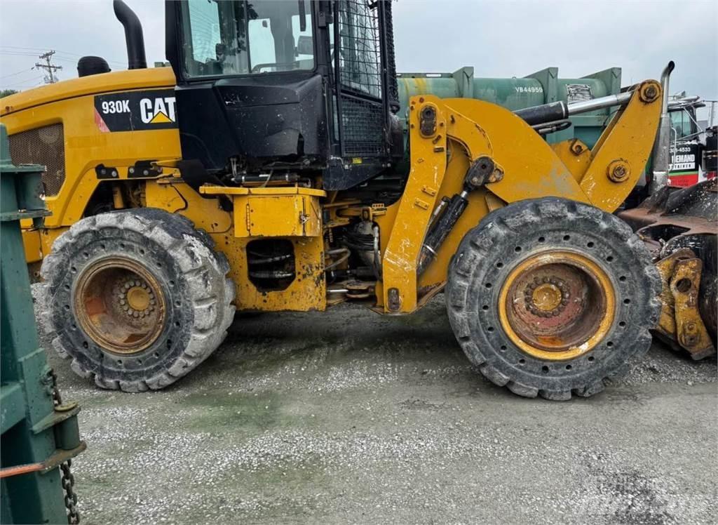 CAT 930K Naudoti ratiniai krautuvai
