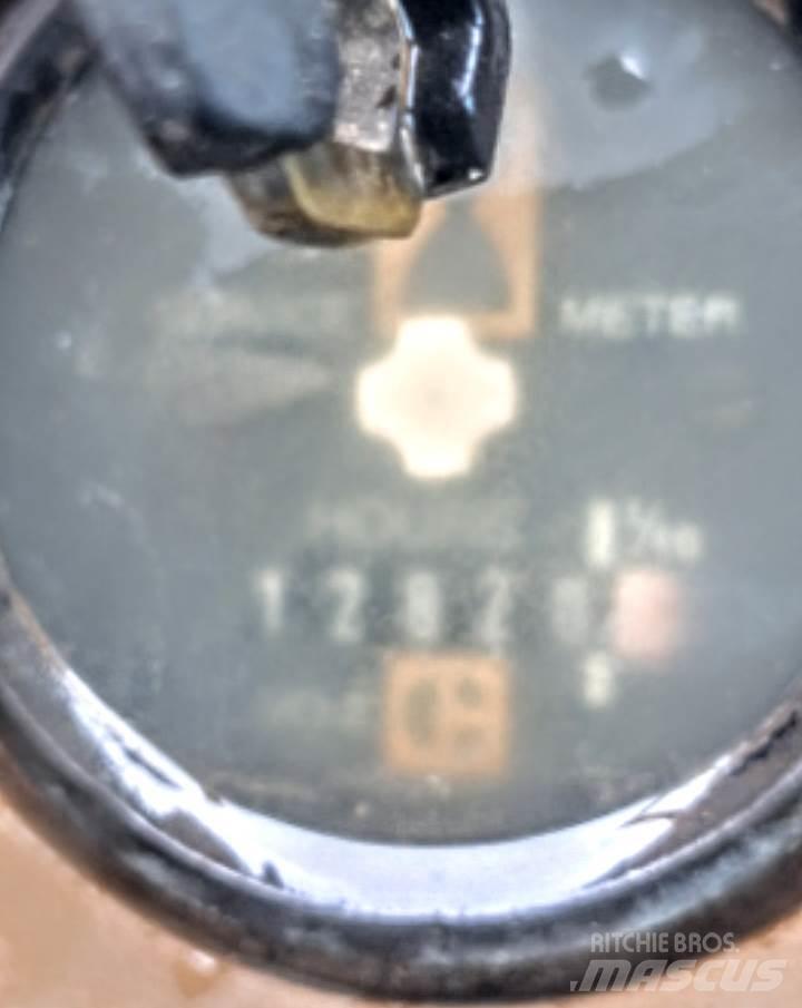 CAT 936E Naudoti ratiniai krautuvai