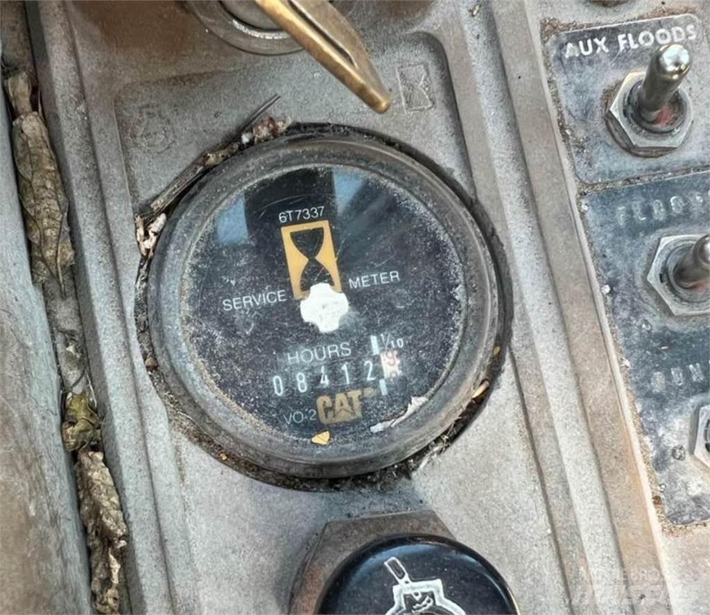 CAT 936F Naudoti ratiniai krautuvai