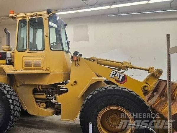 CAT 936F Naudoti ratiniai krautuvai