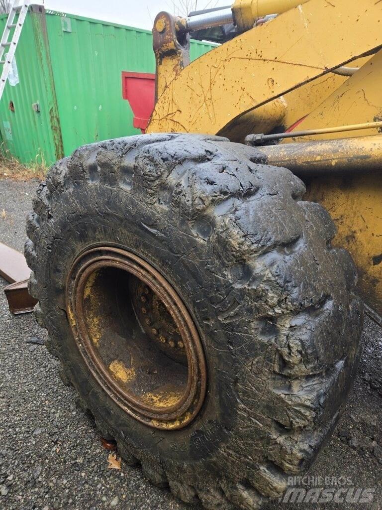 CAT 938F Naudoti ratiniai krautuvai