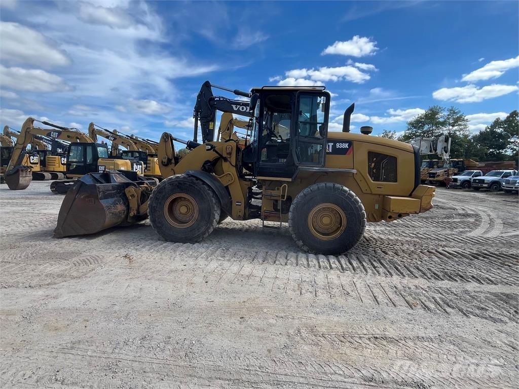 CAT 938K Naudoti ratiniai krautuvai
