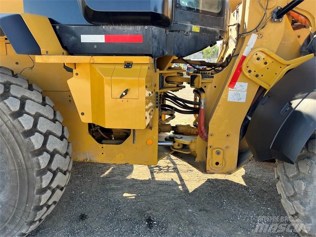 CAT 938M Naudoti ratiniai krautuvai