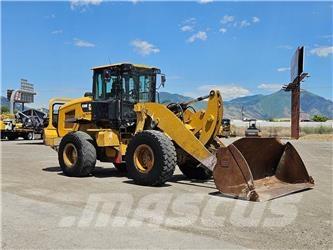 CAT 938M Naudoti ratiniai krautuvai