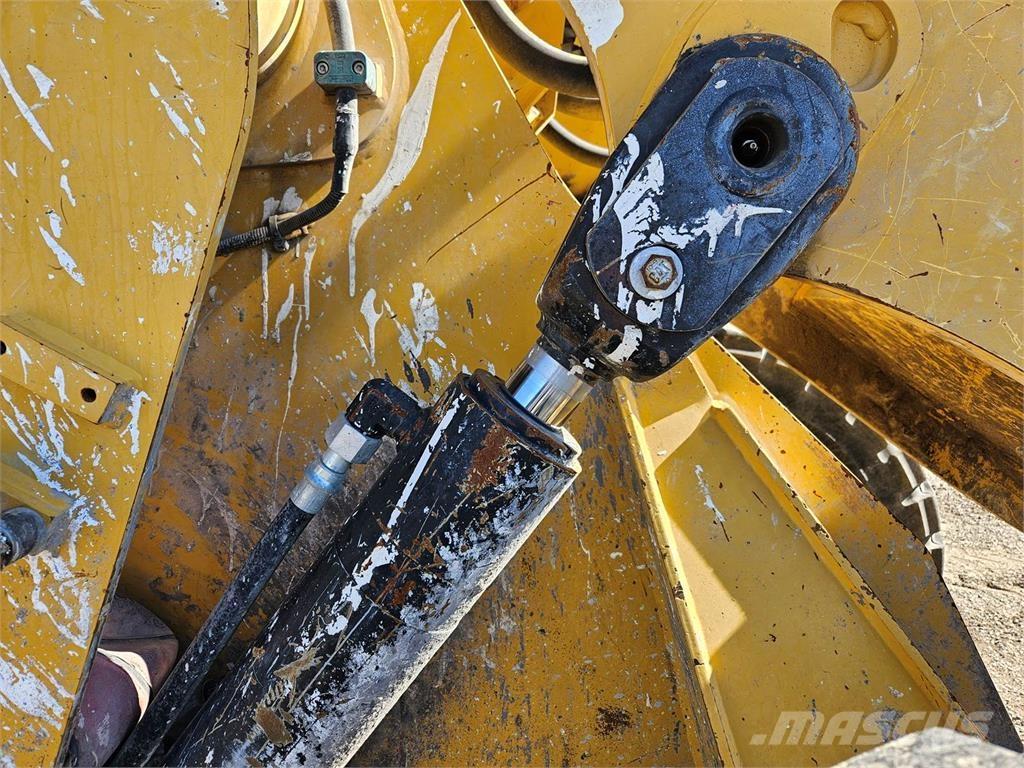 CAT 938M Naudoti ratiniai krautuvai
