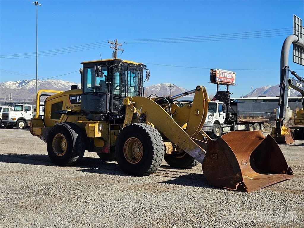 CAT 938M Naudoti ratiniai krautuvai