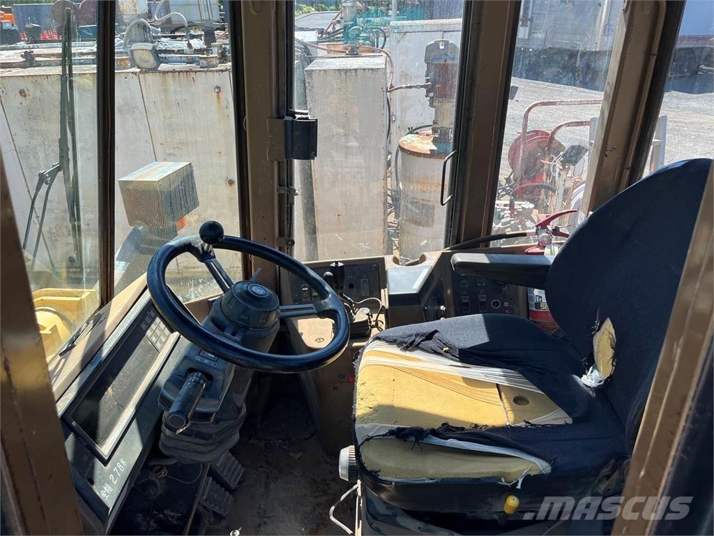 CAT 950F Naudoti ratiniai krautuvai